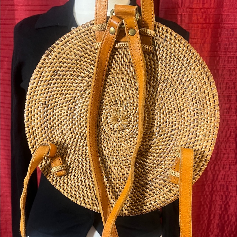 Ata Grass Circle Rattan Backpack - Picture 6 of 13